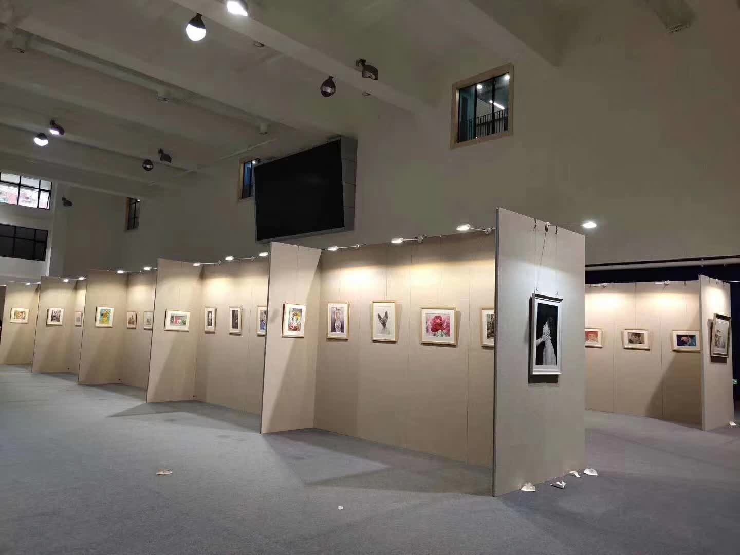 灰色無(wú)縫掛畫(huà)展板